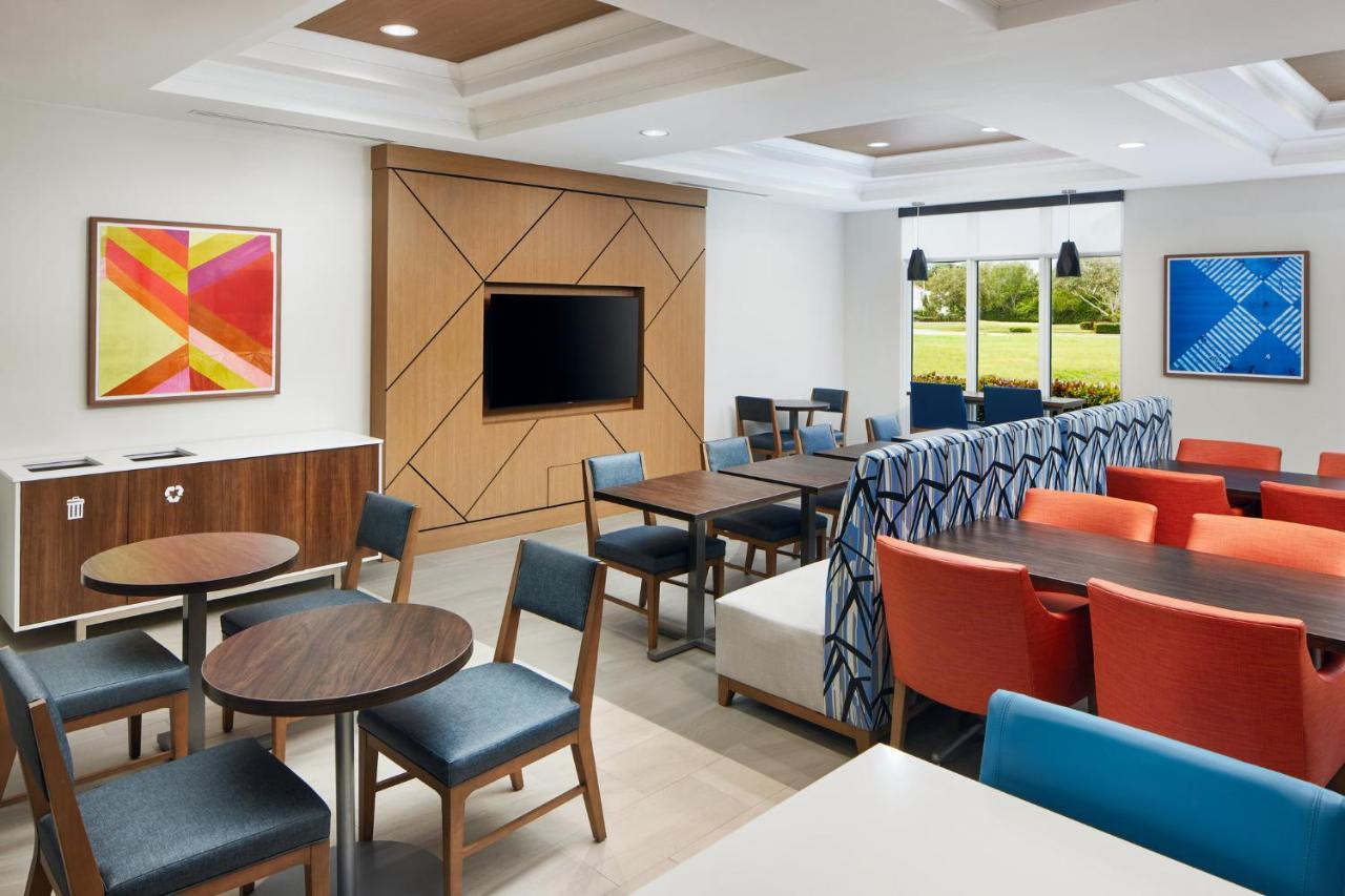 Holiday Inn Express Hotel & Suites Port St. Lucie West By Ihg Exterior foto